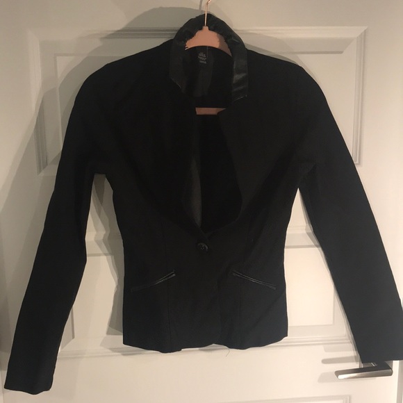 Black suit jacket - Picture 1 of 3